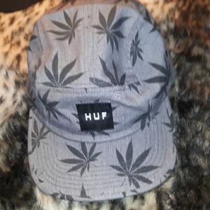 Huf never been worn 5 panel strap back